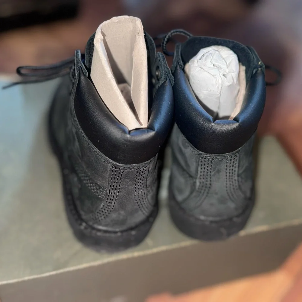 Timberland Kids Premium 6-Inch Waterproof Black Boots Toddler Size 9